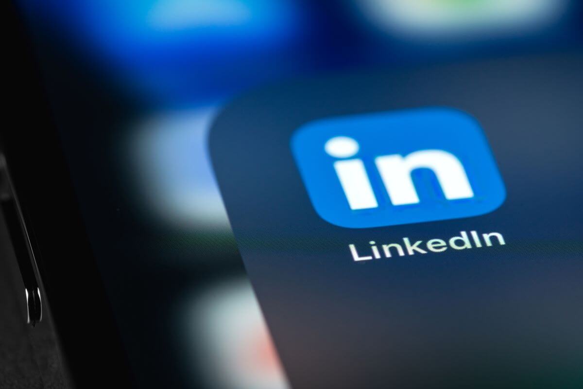 LinkedIn代理商怎么找？这几点选对了，推广事半功倍